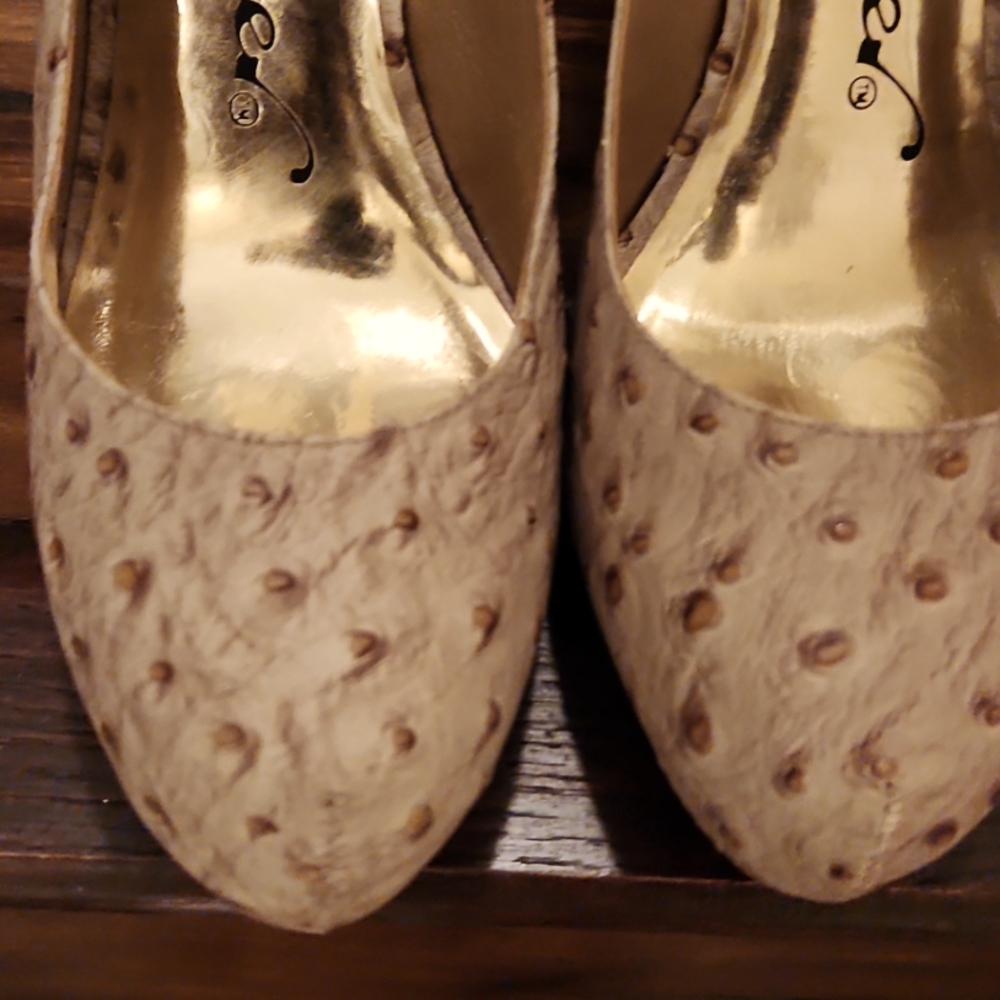 Sergio Zelcer Whispers Stilleto Beige Ostrich Sling shoes 10